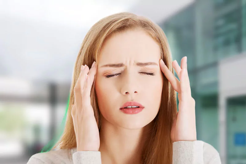 Симптомы мигрени у женщин: лечение